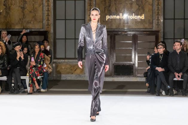 Pamella Roland - Runway - February 2026 New York Fashion Week, New York, USA - 12 Feb 2026 (NEW) Pamella Roland - Runway - February 2026 New York Fashion Week. February 12, 2026, New York, New York, USA: A model walks the runway for the Pamella Roland fashion show during the New York Fashion Week at the New York Public Library on February 12, 2026 in New York City. (Credit: M10s TheNews2) (Foto: M10s Thenews2 imago images) Pamella Roland - Runway - February 2026 New York Fashion Week, New York, USA - 12 Feb 2026  Copyright: xRonxAdarx