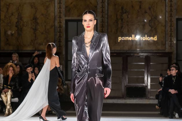 Pamella Roland - Runway - February 2026 New York Fashion Week, New York, USA - 12 Feb 2026 (NEW) Pamella Roland - Runway - February 2026 New York Fashion Week. February 12, 2026, New York, New York, USA: A model walks the runway for the Pamella Roland fashion show during the New York Fashion Week at the New York Public Library on February 12, 2026 in New York City. (Credit: M10s TheNews2) (Foto: M10s Thenews2 imago images) Pamella Roland - Runway - February 2026 New York Fashion Week, New York, USA - 12 Feb 2026  Copyright: xRonxAdarx