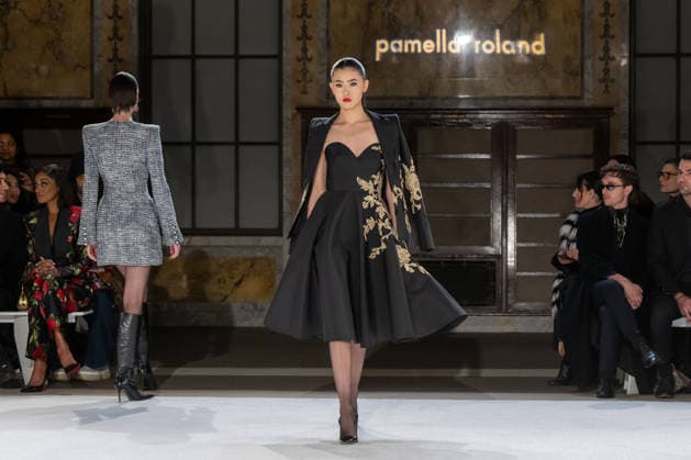 Pamella Roland - Runway - February 2026 New York Fashion Week, New York, USA - 12 Feb 2026 (NEW) Pamella Roland - Runway - February 2026 New York Fashion Week. February 12, 2026, New York, New York, USA: A model walks the runway for the Pamella Roland fashion show during the New York Fashion Week at the New York Public Library on February 12, 2026 in New York City. (Credit: M10s TheNews2) (Foto: M10s Thenews2 imago images) Pamella Roland - Runway - February 2026 New York Fashion Week, New York, USA - 12 Feb 2026  Copyright: xRonxAdarx