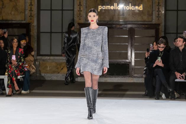 Pamella Roland - Runway - February 2026 New York Fashion Week, New York, USA - 12 Feb 2026 (NEW) Pamella Roland - Runway - February 2026 New York Fashion Week. February 12, 2026, New York, New York, USA: A model walks the runway for the Pamella Roland fashion show during the New York Fashion Week at the New York Public Library on February 12, 2026 in New York City. (Credit: M10s TheNews2) (Foto: M10s Thenews2 imago images) Pamella Roland - Runway - February 2026 New York Fashion Week, New York, USA - 12 Feb 2026  Copyright: xRonxAdarx