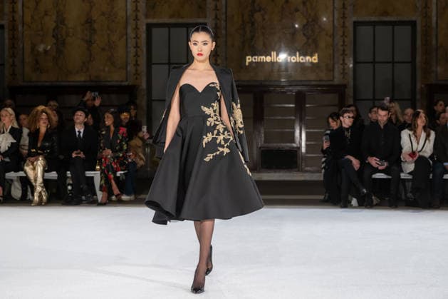 Pamella Roland - Runway - February 2026 New York Fashion Week, New York, USA - 12 Feb 2026 (NEW) Pamella Roland - Runway - February 2026 New York Fashion Week. February 12, 2026, New York, New York, USA: A model walks the runway for the Pamella Roland fashion show during the New York Fashion Week at the New York Public Library on February 12, 2026 in New York City. (Credit: M10s TheNews2) (Foto: M10s Thenews2 imago images) Pamella Roland - Runway - February 2026 New York Fashion Week, New York, USA - 12 Feb 2026  Copyright: xRonxAdarx