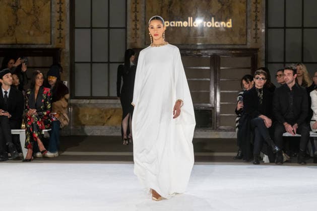 Pamella Roland - Runway - February 2026 New York Fashion Week, New York, USA - 12 Feb 2026 (NEW) Pamella Roland - Runway - February 2026 New York Fashion Week. February 12, 2026, New York, New York, USA: A model walks the runway for the Pamella Roland fashion show during the New York Fashion Week at the New York Public Library on February 12, 2026 in New York City. (Credit: M10s TheNews2) (Foto: M10s Thenews2 imago images) Pamella Roland - Runway - February 2026 New York Fashion Week, New York, USA - 12 Feb 2026  Copyright: xRonxAdarx