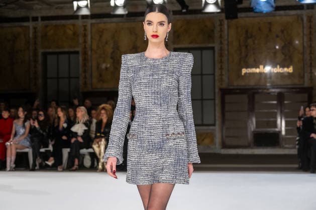 Pamella Roland - Runway - February 2026 New York Fashion Week, New York, USA - 12 Feb 2026 (NEW) Pamella Roland - Runway - February 2026 New York Fashion Week. February 12, 2026, New York, New York, USA: A model walks the runway for the Pamella Roland fashion show during the New York Fashion Week at the New York Public Library on February 12, 2026 in New York City. (Credit: M10s TheNews2) (Foto: M10s Thenews2 imago images) Pamella Roland - Runway - February 2026 New York Fashion Week, New York, USA - 12 Feb 2026  Copyright: xRonxAdarx