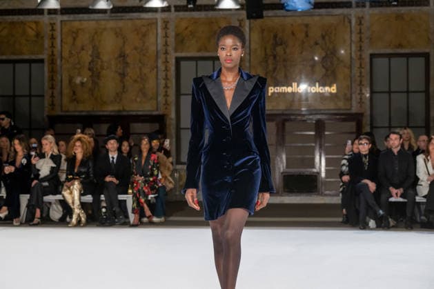 Pamella Roland - Runway - February 2026 New York Fashion Week, New York, USA - 12 Feb 2026 (NEW) Pamella Roland - Runway - February 2026 New York Fashion Week. February 12, 2026, New York, New York, USA: A model walks the runway for the Pamella Roland fashion show during the New York Fashion Week at the New York Public Library on February 12, 2026 in New York City. (Credit: M10s TheNews2) (Foto: M10s Thenews2 imago images) Pamella Roland - Runway - February 2026 New York Fashion Week, New York, USA - 12 Feb 2026  Copyright: xRonxAdarx