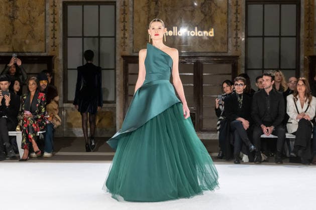 Pamella Roland - Runway - February 2026 New York Fashion Week, New York, USA - 12 Feb 2026 (NEW) Pamella Roland - Runway - February 2026 New York Fashion Week. February 12, 2026, New York, New York, USA: A model walks the runway for the Pamella Roland fashion show during the New York Fashion Week at the New York Public Library on February 12, 2026 in New York City. (Credit: M10s TheNews2) (Foto: M10s Thenews2 imago images) Pamella Roland - Runway - February 2026 New York Fashion Week, New York, USA - 12 Feb 2026  Copyright: xRonxAdarx