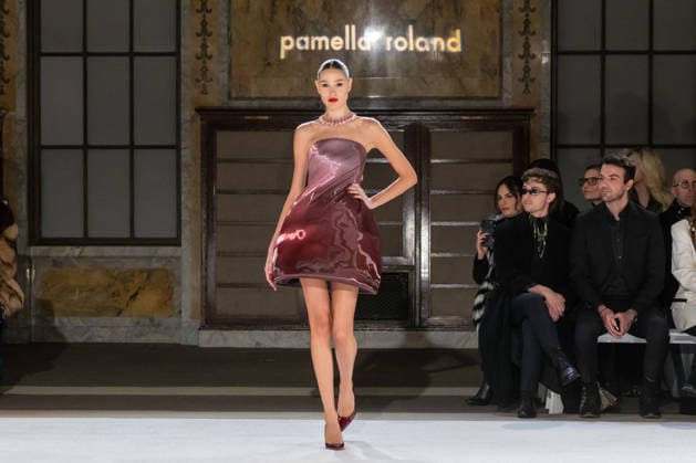 Pamella Roland - Runway - February 2026 New York Fashion Week, New York, USA - 12 Feb 2026 (NEW) Pamella Roland - Runway - February 2026 New York Fashion Week. February 12, 2026, New York, New York, USA: A model walks the runway for the Pamella Roland fashion show during the New York Fashion Week at the New York Public Library on February 12, 2026 in New York City. (Credit: M10s TheNews2) (Foto: M10s Thenews2 imago images) Pamella Roland - Runway - February 2026 New York Fashion Week, New York, USA - 12 Feb 2026  Copyright: xRonxAdarx