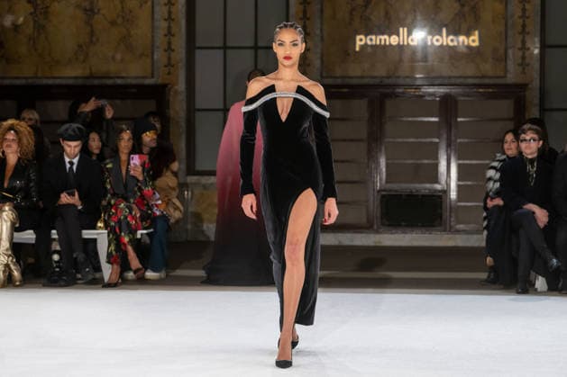 Pamella Roland - Runway - February 2026 New York Fashion Week, New York, USA - 12 Feb 2026 (NEW) Pamella Roland - Runway - February 2026 New York Fashion Week. February 12, 2026, New York, New York, USA: A model walks the runway for the Pamella Roland fashion show during the New York Fashion Week at the New York Public Library on February 12, 2026 in New York City. (Credit: M10s TheNews2) (Foto: M10s Thenews2 imago images) Pamella Roland - Runway - February 2026 New York Fashion Week, New York, USA - 12 Feb 2026  Copyright: xRonxAdarx