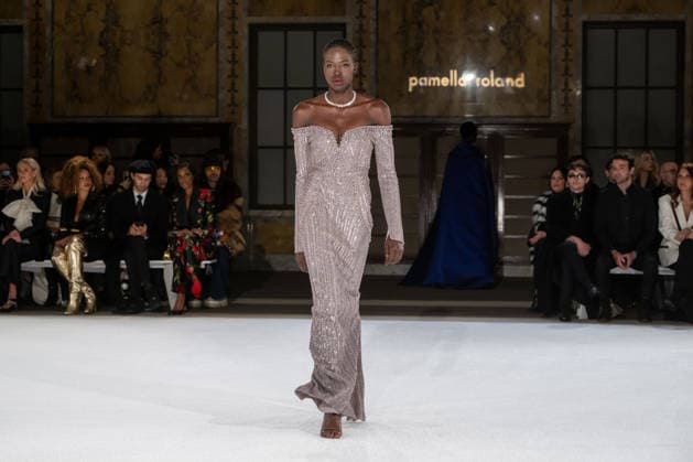 Pamella Roland - Runway - February 2026 New York Fashion Week, New York, USA - 12 Feb 2026 (NEW) Pamella Roland - Runway - February 2026 New York Fashion Week. February 12, 2026, New York, New York, USA: A model walks the runway for the Pamella Roland fashion show during the New York Fashion Week at the New York Public Library on February 12, 2026 in New York City. (Credit: M10s TheNews2) (Foto: M10s Thenews2 imago images) Pamella Roland - Runway - February 2026 New York Fashion Week, New York, USA - 12 Feb 2026  Copyright: xRonxAdarx
