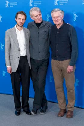 Anders Danielsen Lie, Grant Gee and Bill Pullman at the photocall for the feature film Everybody Digs Bill Evans at the Berlinale 2026 76 Berlin International Film Festival at the Hotel Grand Hyatt Berlin, 13 02 2026 Foto:xJ.xEdwardsx xFuturexImagex evans_6201