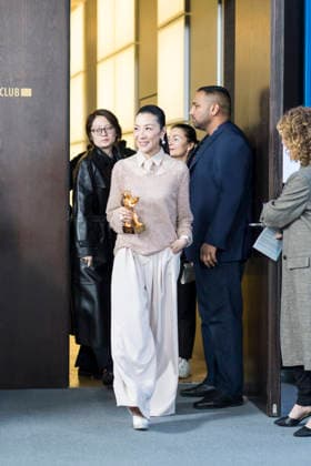 Berlinale, Michelle Yeoh with Golden Bear, Berlin, 13 02 2026 Michelle Yeoh with the Golden Bear upon arrival for the Photocall at the Hyatt Hotel Berlin on 13 02 2026 The 76th Berlin International Film Festival will take place from February 12 to 22, 2026 Berlin Theater am Potsdamer Platz Copyright: xBenxKriemannx