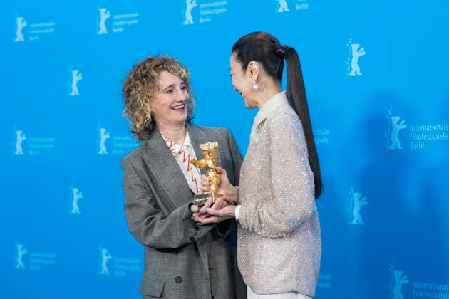 Berlinale, Michelle Yeoh with Golden Bear, Berlin, 13 02 2026 Tricia Tuttle Artistic Director of the Berlinale and Michelle Yeoh with the Golden Bear at the Photocall at the Hyatt Hotel Berlin on 13 02 2026 The 76th Berlin International Film Festival will take place from February 12 to 22, 2026 Berlin Theater am Potsdamer Platz Copyright: xBenxKriemannx
