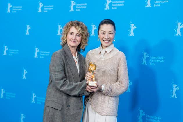 Berlinale, Michelle Yeoh with Golden Bear, Berlin, 13 02 2026 Tricia Tuttle Artistic Director of the Berlinale and Michelle Yeoh with the Golden Bear at the Photocall at the Hyatt Hotel Berlin on 13 02 2026 The 76th Berlin International Film Festival will take place from February 12 to 22, 2026 Berlin Theater am Potsdamer Platz Copyright: xBenxKriemannx