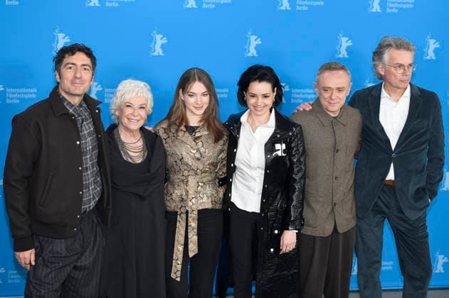 Ilker Catak, Ipek Bilgin, Leyla Smyrna Cabas, Özgü Namal, Tansu Bicer and Ingo Fliess at the photocall for the feature film Gelbe Briefe Yellow Letters at the Berlinale 2026 76 Berlin International Film Festival at the Hotel Grand Hyatt Berlin, 13 02 2026 Foto:xC.xNiehausx xFuturexImagex briefe_6201
