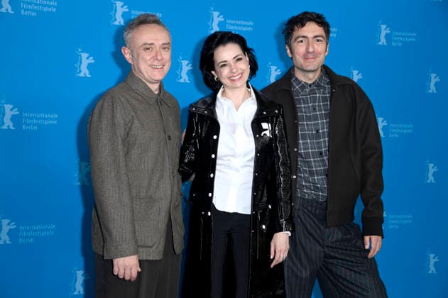 Tansu Bicer, Özgü Namal and Illker Catak at the photocall for the feature film Yellow Letters Yellow Letters at the Berlinale 2026 76 Berlin International Film Festival at the Hotel Grand Hyatt Berlin, 13 02 2026 Foto:xN.xKubelkax xFuturexImagex briefe_6214