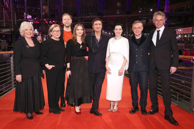 Ipek Bilgin, Dorothee Erpenstein, Helge Albers, Leyla Smyrna Cabas, Ilker Catak, Ozgu Namal, Tansu Bicer and Ingo Fliess at the premiere of the feature film Gelbe Briefe Yellow Letters at the Berlinale 2026 76 Berlin International Film Festival in the Berlinale Palast Berlin, 13 02 2026 Foto:xD.xBedrosianx xFuturexImagex briefe_6219