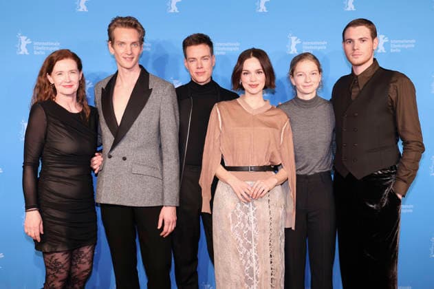 Julika Jenkins, Paul Boche, Kai Stänicke, Emilia Schüle, Stephanie Amarell and Philip Froissant at the photocall for the feature film The Homeless Trial of Hein at the Berlinale 2026 76 Berlin International Film Festival at the Hotel Grand Hyatt Berlin, 13 02 2026 Foto:xD.xBedrosianx xFuturexImagex heimatlose_6205
