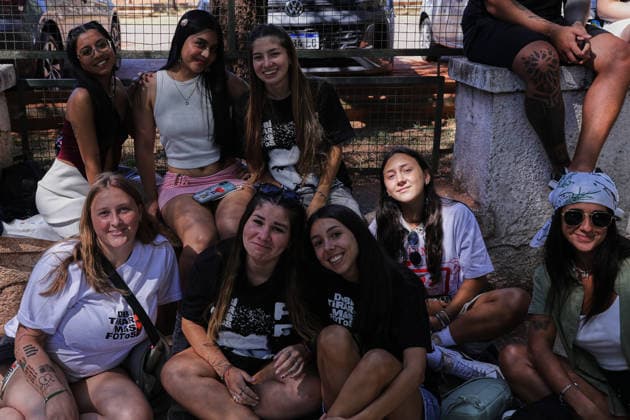 Fans line up early for Bad Bunny concert in Buenos Aires BUENOS AIRES, ARGENTINA - FEBRUARY 13: Fans of Puerto Rican artist Bad Bunny gather from the early hours of Friday to secure their spots outside the concert venue in Buenos Aires, Argentina, on February 13, 2026. The performance is part of his global DEBI TIRAR MAS FOTOS tour, which has sparked massive anticipation among Argentine fans. Luciano Gonzalez Anadolu Buenos Aires Argentina. Editorial use only. Please get in touch for any other usage.  Copyright: x2026xAnadoluxLucianoxGonzalezx