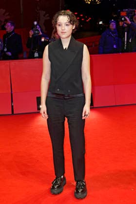 Bella Ramsey at the photocall for the movie Sunny Dancer at the Berlinale 2026 76 Berlin International Film Festival on the Red Carpet of the Berlinale Palast Berlin, 13 02 2026 Foto:xC.xTamckex xFuturexImagex sunny_6212