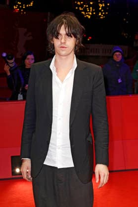 Earl Cave at the photocall for the movie Sunny Dancer at the Berlinale 2026 76 Berlin International Film Festival on the Red Carpet of the Berlinale Palast Berlin, 13 02 2026 Foto:xC.xTamckex xFuturexImagex sunny_6222