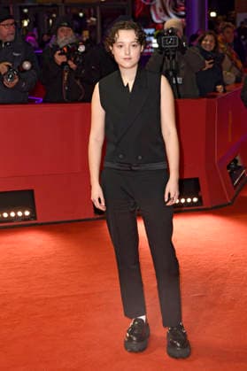 Bella Ramsey at the photocall for the movie Sunny Dancer at the Berlinale 2026 76 Berlin International Film Festival on the Red Carpet of the Berlinale Palast Berlin, 13 02 2026 Foto:xC.xNiehausx xFuturexImagex sunny_6230
