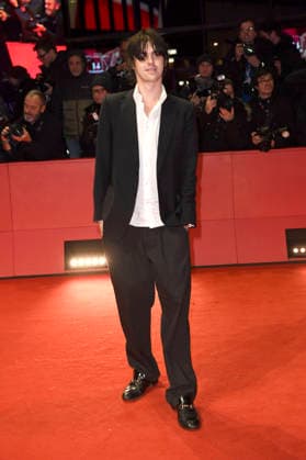 Earl Cave at the photocall for the movie Sunny Dancer at the Berlinale 2026 76 Berlin International Film Festival on the Red Carpet of the Berlinale Palast Berlin, 13 02 2026 Foto:xC.xNiehausx xFuturexImagex sunny_6232