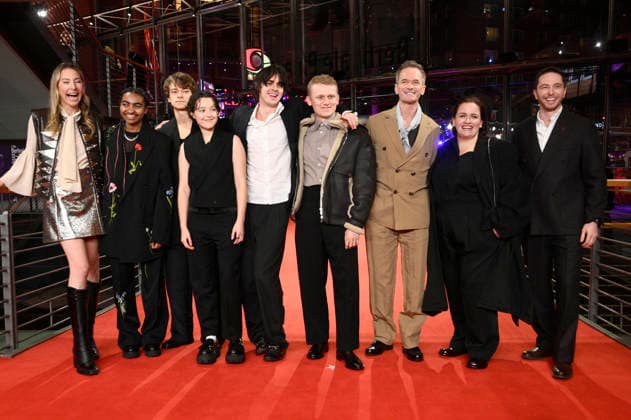 Este Haim, Jasmine Elcock, Conrad Khan, Bella Ramsey, Earl Cave, George Jaques, Neil Patrick Harris, Jessica Gunning and Ken Petrie at the photocall for the feature film Sunny Dancer at the Berlinale 2026 76 Berlin International Film Festival on the Red Carpet of the Berlinale Palast Berlin, 13 02 2026 Foto:xN.xKubelkax xFuturexImagex sunny_6244