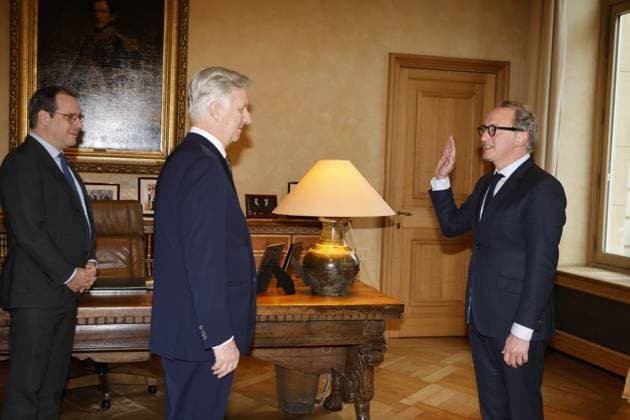 Newly appointed Brussels Region Minister Boris Dillies (R) takes the oath before King Philippe - Filip of Belgium (C) and Vice-prime Minister David Clarinval at the Royal Palace in Brussels on Saturday 14 February 2026. The MR, PS, and Les Engages on the French-speaking side, along with Groen, Anders, Vooruit, and CD&V on the Flemish side, agreed on Thursday evening to form a Brussels government after more than 600 days.  NICOLASxMAETERLINCK 163339477
