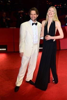 Anders Danielsen Lie et Iselin Steiro poses at the Everybody Digs Bill Evans premiere during the 76th Berlinale International Film Festival Berlin at Gret Hyatt Hotel on February 13, 2026 in Berlin, Germany à la première du film Everybody Digs Bill Evans lors de la 76ème édition du festival international du film de Berlin La Berlinale 2026 , le 13 février 2026 Romain Doucelin Bestimage The Everybody Digs Bill Evans premiere during the 76th Berlinale International Film Festival Berlin at Berlinale Palast on February 13, 2026 in Berlin, Germany Berlin Allemagne  Copyright: xRomainxDoucelinx xBestimagexRomainxDoucelinx xBestimagex