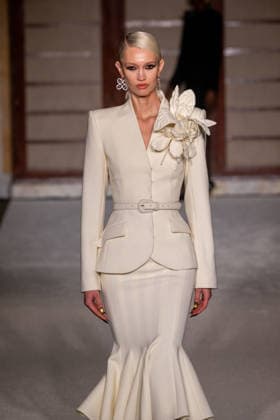 Sergio Hudson - Runway - February 2026 New York Fashion Week (NEW) Sergio Hudson - Runway - February 2026 New York Fashion Week. February 13, 2026, New York, New York, USA: A model walks the runway for the Sergio Hudson fashion show during the New York Fashion Week at the New York Public Library on February 13, 2026 in New York City. (Credit: M10s TheNews2) (Foto: M10s Thenews2 imago images) Sergio Hudson - Runway - February 2026 New York Fashion Week  Copyright: xRonxAdarx