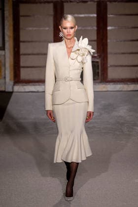 Sergio Hudson - Runway - February 2026 New York Fashion Week (NEW) Sergio Hudson - Runway - February 2026 New York Fashion Week. February 13, 2026, New York, New York, USA: A model walks the runway for the Sergio Hudson fashion show during the New York Fashion Week at the New York Public Library on February 13, 2026 in New York City. (Credit: M10s TheNews2) (Foto: M10s Thenews2 imago images) Sergio Hudson - Runway - February 2026 New York Fashion Week  Copyright: xRonxAdarx