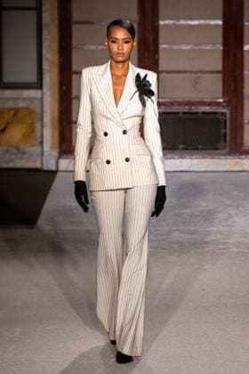 Sergio Hudson - Runway - February 2026 New York Fashion Week (NEW) Sergio Hudson - Runway - February 2026 New York Fashion Week. February 13, 2026, New York, New York, USA: A model walks the runway for the Sergio Hudson fashion show during the New York Fashion Week at the New York Public Library on February 13, 2026 in New York City. (Credit: M10s TheNews2) (Foto: M10s Thenews2 imago images) Sergio Hudson - Runway - February 2026 New York Fashion Week  Copyright: xRonxAdarx