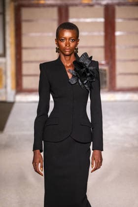 Sergio Hudson - Runway - February 2026 New York Fashion Week (NEW) Sergio Hudson - Runway - February 2026 New York Fashion Week. February 13, 2026, New York, New York, USA: A model walks the runway for the Sergio Hudson fashion show during the New York Fashion Week at the New York Public Library on February 13, 2026 in New York City. (Credit: M10s TheNews2) (Foto: M10s Thenews2 imago images) Sergio Hudson - Runway - February 2026 New York Fashion Week  Copyright: xRonxAdarx