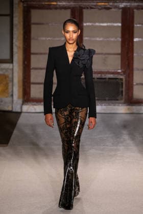 Sergio Hudson - Runway - February 2026 New York Fashion Week (NEW) Sergio Hudson - Runway - February 2026 New York Fashion Week. February 13, 2026, New York, New York, USA: A model walks the runway for the Sergio Hudson fashion show during the New York Fashion Week at the New York Public Library on February 13, 2026 in New York City. (Credit: M10s TheNews2) (Foto: M10s Thenews2 imago images) Sergio Hudson - Runway - February 2026 New York Fashion Week  Copyright: xRonxAdarx