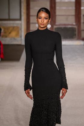 Sergio Hudson - Runway - February 2026 New York Fashion Week (NEW) Sergio Hudson - Runway - February 2026 New York Fashion Week. February 13, 2026, New York, New York, USA: A model walks the runway for the Sergio Hudson fashion show during the New York Fashion Week at the New York Public Library on February 13, 2026 in New York City. (Credit: M10s TheNews2) (Foto: M10s Thenews2 imago images) Sergio Hudson - Runway - February 2026 New York Fashion Week  Copyright: xRonxAdarx