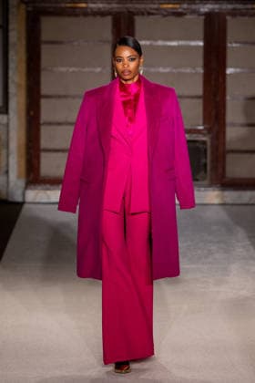 Sergio Hudson - Runway - February 2026 New York Fashion Week (NEW) Sergio Hudson - Runway - February 2026 New York Fashion Week. February 13, 2026, New York, New York, USA: A model walks the runway for the Sergio Hudson fashion show during the New York Fashion Week at the New York Public Library on February 13, 2026 in New York City. (Credit: M10s TheNews2) (Foto: M10s Thenews2 imago images) Sergio Hudson - Runway - February 2026 New York Fashion Week  Copyright: xRonxAdarx