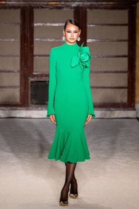 Sergio Hudson - Runway - February 2026 New York Fashion Week (NEW) Sergio Hudson - Runway - February 2026 New York Fashion Week. February 13, 2026, New York, New York, USA: A model walks the runway for the Sergio Hudson fashion show during the New York Fashion Week at the New York Public Library on February 13, 2026 in New York City. (Credit: M10s TheNews2) (Foto: M10s Thenews2 imago images) Sergio Hudson - Runway - February 2026 New York Fashion Week  Copyright: xRonxAdarx