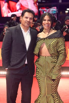 Michael Pena and Zazie Beetz at the photocall for the feature film Good Luck, Have Fun, Don t Die at the Berlinale 2026 76 Berlin International Film Festival on the Red Carpet of the Berlinale Palast Berlin, 13 02 2026 Foto:xC.xNiehausx xFuturexImagex fun_6240