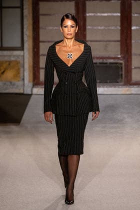 Sergio Hudson - Runway - February 2026 New York Fashion Week (NEW) Sergio Hudson - Runway - February 2026 New York Fashion Week. February 13, 2026, New York, New York, USA: A model walks the runway for the Sergio Hudson fashion show during the New York Fashion Week at the New York Public Library on February 13, 2026 in New York City. (Credit: M10s TheNews2) (Foto: M10s Thenews2 imago images) Sergio Hudson - Runway - February 2026 New York Fashion Week  Copyright: xRonxAdarx