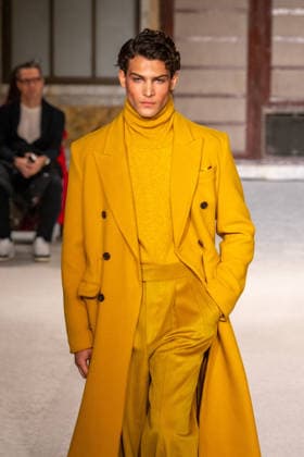 Sergio Hudson - Runway - February 2026 New York Fashion Week (NEW) Sergio Hudson - Runway - February 2026 New York Fashion Week. February 13, 2026, New York, New York, USA: A model walks the runway for the Sergio Hudson fashion show during the New York Fashion Week at the New York Public Library on February 13, 2026 in New York City. (Credit: M10s TheNews2) (Foto: M10s Thenews2 imago images) Sergio Hudson - Runway - February 2026 New York Fashion Week  Copyright: xRonxAdarx