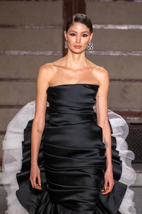 Sergio Hudson - Runway - February 2026 New York Fashion Week (NEW) Sergio Hudson - Runway - February 2026 New York Fashion Week. February 13, 2026, New York, New York, USA: A model walks the runway for the Sergio Hudson fashion show during the New York Fashion Week at the New York Public Library on February 13, 2026 in New York City. (Credit: M10s TheNews2) (Foto: M10s Thenews2 imago images) Sergio Hudson - Runway - February 2026 New York Fashion Week  Copyright: xRonxAdarx