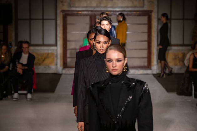 Sergio Hudson - Runway - February 2026 New York Fashion Week (NEW) Sergio Hudson - Runway - February 2026 New York Fashion Week. February 13, 2026, New York, New York, USA: Models walk the runway finale for the Sergio Hudson fashion show during the New York Fashion Week at the New York Public Library on February 13, 2026 in New York City. (Credit: M10s TheNews2) (Foto: M10s Thenews2 imago images) Sergio Hudson - Runway - February 2026 New York Fashion Week  Copyright: xRonxAdarx