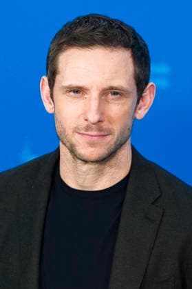 Jamie Bell at the photocall for the feature film Rosebush Pruning at the Berlinale 2026 76 Berlin International Film Festival at the Hotel Grand Hyatt Berlin, 14 02 2026 Foto:xJ.xEdwardsx xFuturexImagex pruning_6212