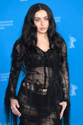 Charli xcx at the photocall for the movie The Moment at the Berlinale 2026 76 Berlin International Film Festival at the Hotel Grand Hyatt Berlin, 14 02 2026 Foto:xC.xNiehausx xFuturexImagex moment_6204