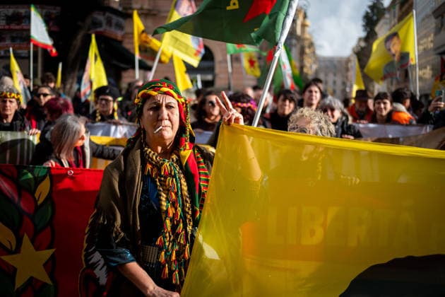 News Bilder des Tages February 14, 2026, Rome, Rm, Italy: Hundreds of activists, members of the Kurdish community and citizens join the march in solidarity with the Kurdish people to demand freedom for Ocalan and recognition of Rojava. Rome Italy - ZUMAg256 20260214_znp_g256_007 Copyright: xMarcoxDixGianvitox