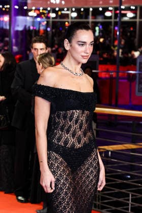Berlinale Berlinale, 76 Berlin International Film Festival 2026 Photo Call red Carpet ROSEBUSH PRUNING Dua Lipa on the Red Carpet Berlinale, 76 Berlin International Film Festival 2026, 14 02 2026 Press Photo Roger Buerke Copyright: xEibner-Pressefoto RogerxBuerkex EP_RBE