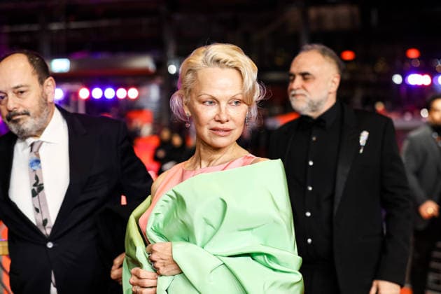 Berlinale Berlinale, 76 Berlin International Film Festival 2026 Photo Call red Carpet ROSEBUSH PRUNING Pamela Anderson on the Red Carpet Film Premiere Berlinale, 76 Berlin International Film Festival 2026, 14 02 2026 Press Photo Roger Buerke Copyright: xEibner-Pressefoto RogerxBuerkex EP_RBE