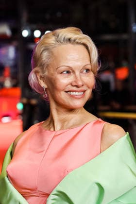 Berlinale Berlinale, 76 Berlin International Film Festival 2026 Photo Call red Carpet ROSEBUSH PRUNING Pamela Anderson on the Red Carpet Film Premiere Berlinale, 76 Berlin International Film Festival 2026, 14 02 2026 Press Photo Roger Buerke Copyright: xEibner-Pressefoto RogerxBuerkex EP_RBE