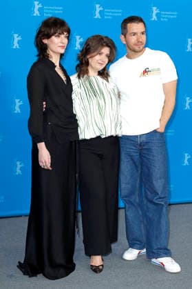 Violet Braeckman, Teodora Ana Mihai and Mattee Simoni at the photocall for the feature film Heysel 85 at the Berlinale 2026 76 Berlin International Film Festival at the Hotel Grand Hyatt Berlin, 14 02 2026 Foto:xC.xTamckex xFuturexImagex heysel_6213