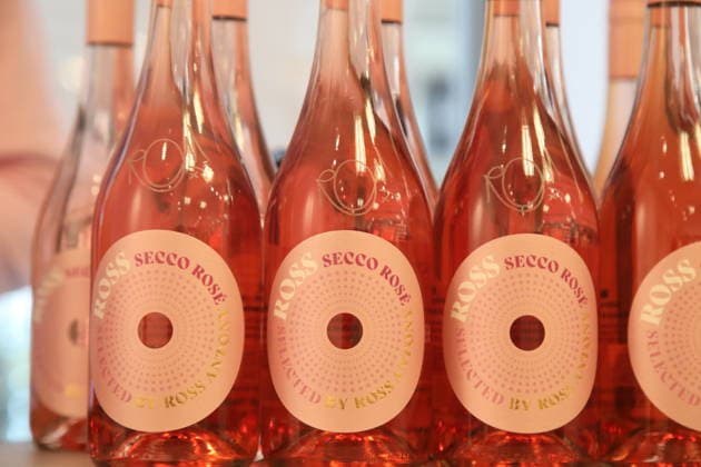 Ross Antony at the presentation of Ross Secco Rose sparkling wine from Lembergerland Kellerei Rosswag eG exclusively at Rossmann in the Rossmann store in Leipzig Leipzig, 14 02 2026 Copyright: xMatthiasxGränzdörferx