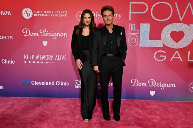 Feb. 14, 2026 - Las Vegas, Nevada, U.S. - Model, actress, TV host Daisy Fuentes (L) and musician Richard Marx attend the annual Keep Memory Alive Power of Love gala benefit for the Cleveland Clinic Lou Ruvo Center for Brain Health at MGM Grand Garden Arena on February 14, 2026 in Las Vegas, Nevada. Las Vegas USA - ZUMAbk3_ 20260214_zaf_bk3_038 Copyright: xDavidxBeckerx